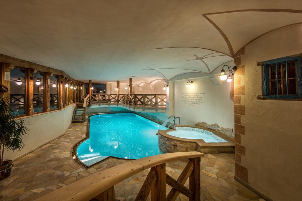 Hotel Gran Ciasa Colfosco Exterior photo
